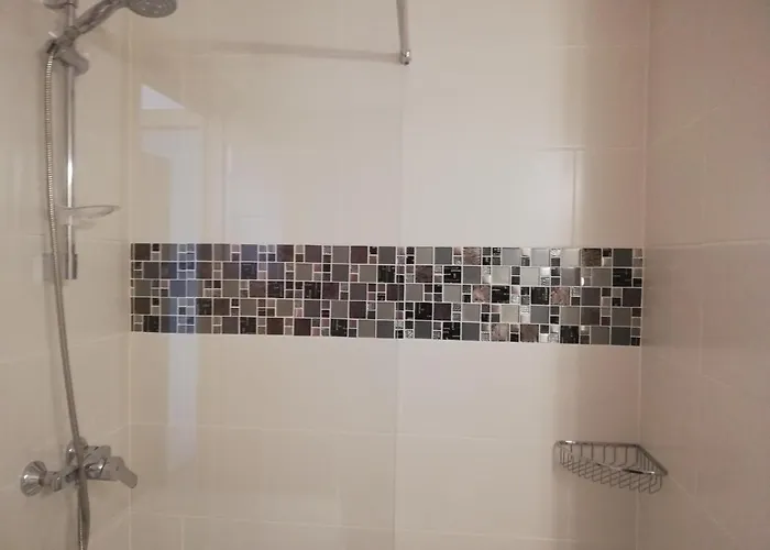 La Esquinita לוס כריסטיאנוס